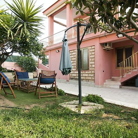 La Rosa Del Deserto Bed & Breakfast Шикли Екстериор снимка