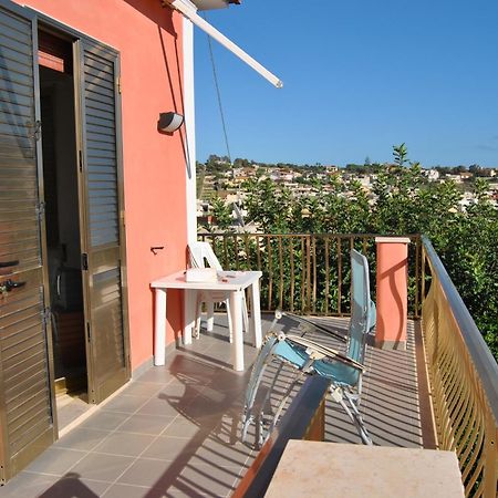 La Rosa Del Deserto Bed & Breakfast Шикли Екстериор снимка