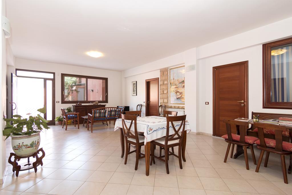 La Rosa Del Deserto Bed & Breakfast Шикли Екстериор снимка